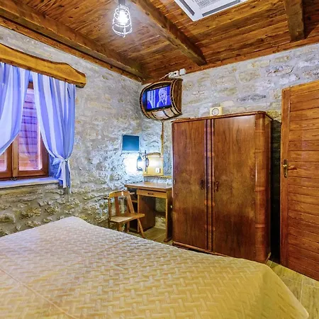 Chalet Ranch Wild North